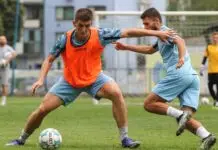 (FOTO) Fudbaleri Željezničara odradili posljednji trening u sklopu priprema za Borac i otputovali u Prijedor Fudbaleri Zeljeznicara Odradili Posljednji Trening U Sklopu Priprema Za