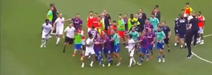 Opća tučnjava nakon utakmice splitskog Hajduka i Vitorije Guimaraes (VIDEO) Opca Tucnjava Nakon Utakmice Splitskog Hajduka I Vitorije Guimaraes Video