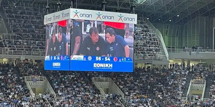 Scene U Ateni Ataman Iskljucen Pa Ga Je Itudis Molio