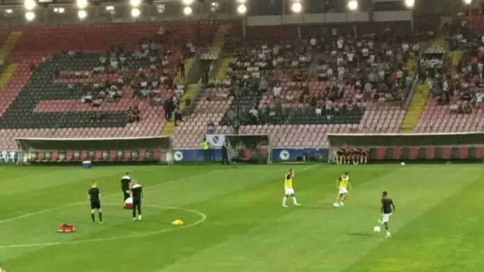 Video Delegat Na Bilinom Polju Htio Skinuti Zastavu Sa Ljiljanima