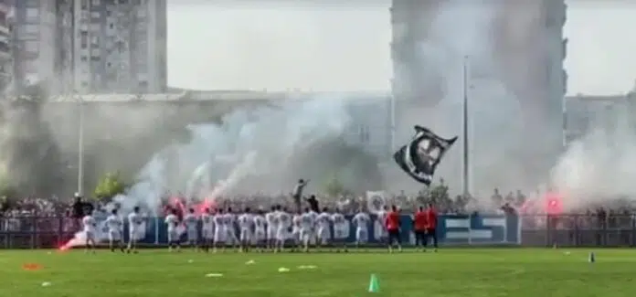 Video Manijaci Napravili Spektakl Na Treningu Zeljeznicara Velika Podrska I