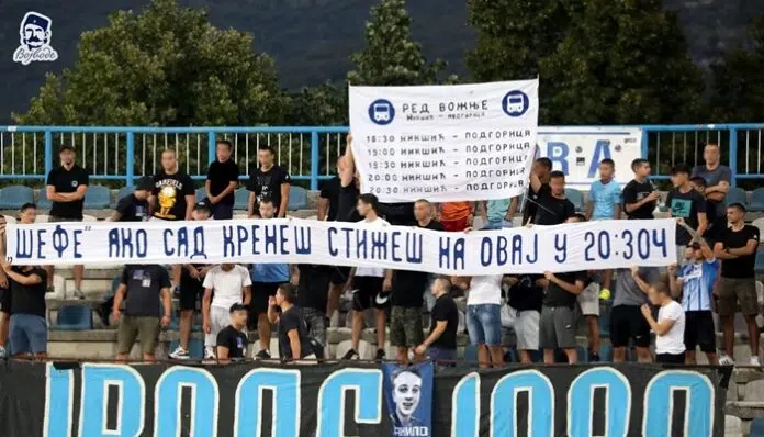 Vojvode Traze Odlazak Savovica Transparentom Mu Porucili Ako Sad Krenes