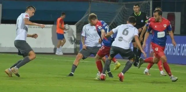 Zrinjskog Konacno Gledamo Na Premijerligaskim Terenima Zeljeznicar U Posusju