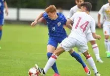 Dva premijerligaška veznjaka dobila pozive u reprezentaciju Hrvatske, jedan u seniorsku, a drugi u mladu Dva Premijerligaska Veznjaka Dobila Pozive U Reprezentaciju Hrvatske Jedan U