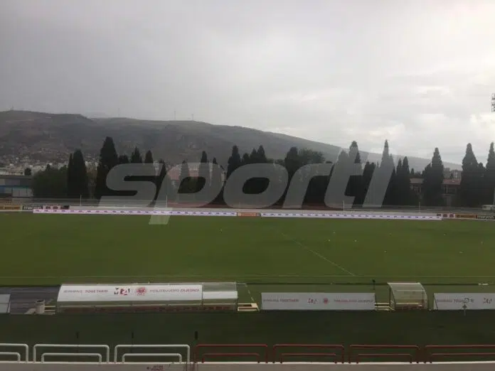 Pogledajte Kako Izgleda Travnjak Stadiona Pod Bijelim Brijegom Uoci