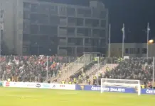 (VIDEO) Ljuti Krajišnici i Crnogorci skupa pjevali “Ko ne skače mrzi Bosnu”, pogledajte reakciju ostalih navijača Video Ljuti Krajisnici I Crnogorci Skupa Pjevali Ko Ne Skace