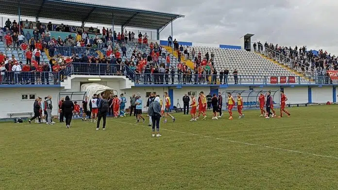 Video Pogledajte Kako Su Navijaci Veleza Ispratili Fudbalere Rodenih U