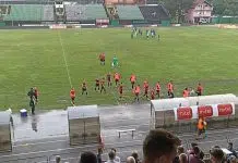 (VIDEO) Veliko slavlje Crveno-crnih: Navijači Slobode proslavili bod protiv Željezničara u Banovićima Video Veliko Slavlje Crveno Crnih Navijaci Slobode Proslavili Bod Protiv Zeljeznicara