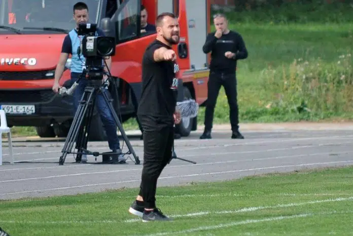 Fukare Trazile Odlazak Adnana Jahica Sa Klupe Slobode Oglasio Se