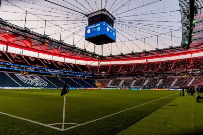 Liga Sampiona Poluvreme Dovoljno Ajntrahtu Protiv Marseja Video