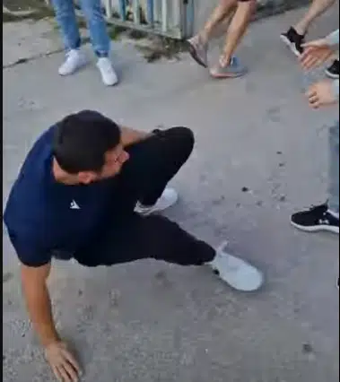 (VIDEO) Treće poluvrijeme na Policama: Ko se s kim tukao Video Trece Poluvrijeme Na Policama Ko Se S Kim Tukao