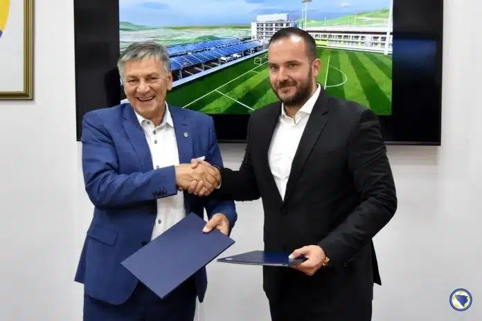1667353772 Potpisan Aneks Ugovora Za Izgradnju Dva Fudbalska Terena I Objekta