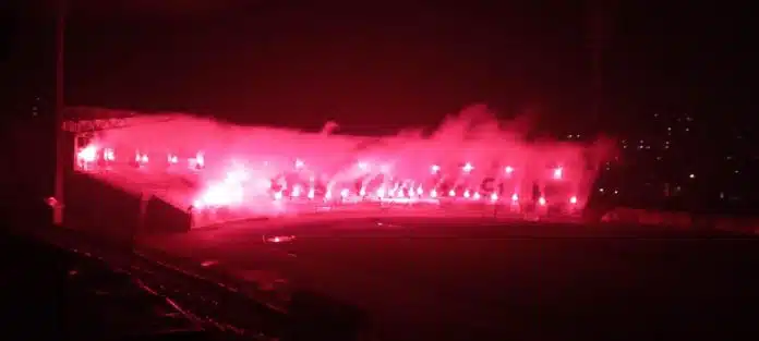 Video Fukare Velikom Bakljadom Na Tusnju Zapocele Obiljezavanje 35 Rodendana