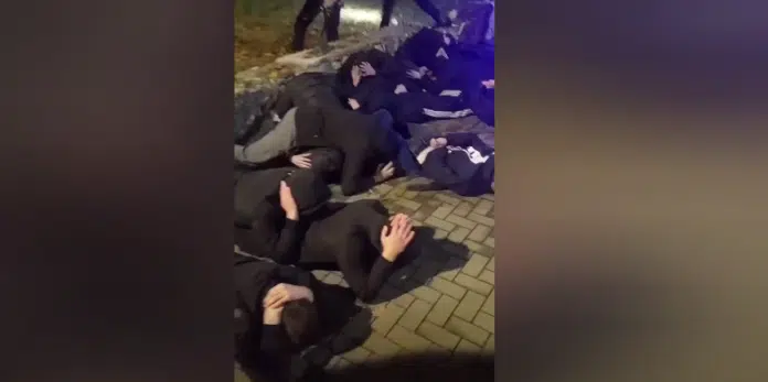 Video Policija Nakon Potjere Uhapsila Osamnaest Navijaca Zrinjskog