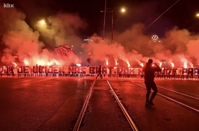 Navijaci Zeljeznicara Blokirali Saobracaj Na Raskrsnici Gdje Je Ubijen Mehmed