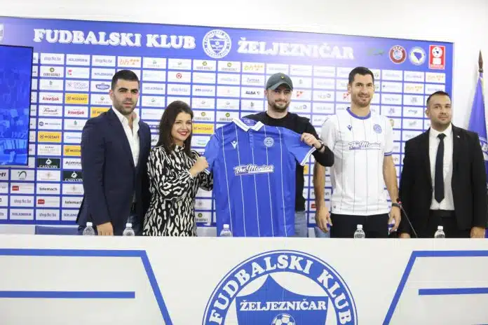 Navijaci Postaju Generalni Sponzor Fk Zeljeznicar Sve Pristalice Plave Boje