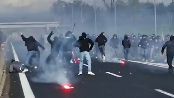 EPILOG VELIKIH NEREDA: Brutalna kazna za pristalice dva poznata italijanska Epilog Velikih Nereda Brutalna Kazna Za Pristalice Dva Poznata Italijanska
