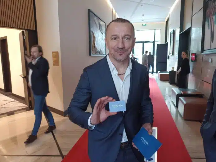 Aleksandar Ceferin I Mario Stanic Dobili Uramljene Dresove Fk