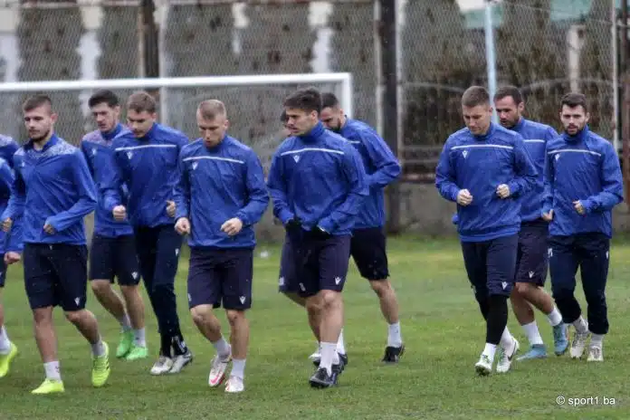 Plavi Radili Dvokratno Novo Ime Na Treningu Zeljeznicara