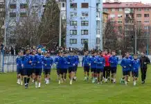 (FOTO/ VIDEO) Željezničar počeo pripreme, navijači u velikom broju stigli da pozdrave svoje ljubimce Video Zeljeznicar Poceo Pripreme Navijaci U Velikom Broju Stigli