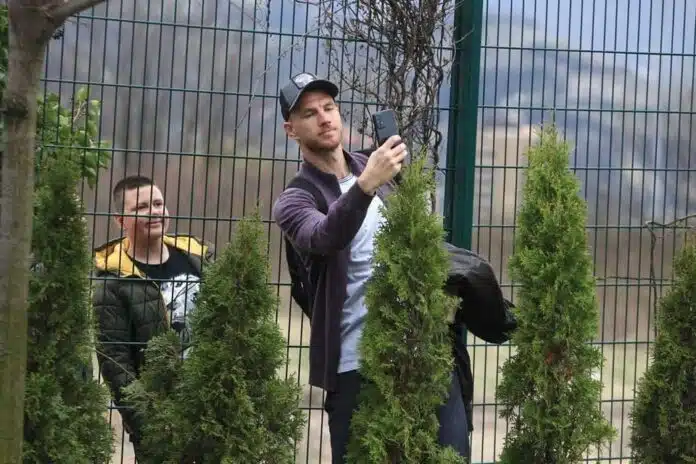 Edin Džeko stigao na okupljanje reprezentacije 1679367851 Edin Dzeko Stigao Na Okupljanje Reprezentacije
