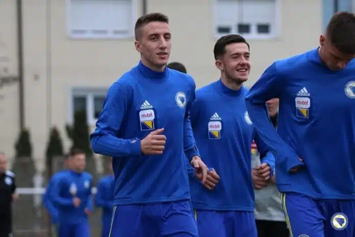 (FOTO) Mladi reprezentativci trenirali na Grbavici, Janković želi nastavak dobre Mladi Reprezentativci Trenirali Na Grbavici Jankovic Zeli Nastavak Dobre
