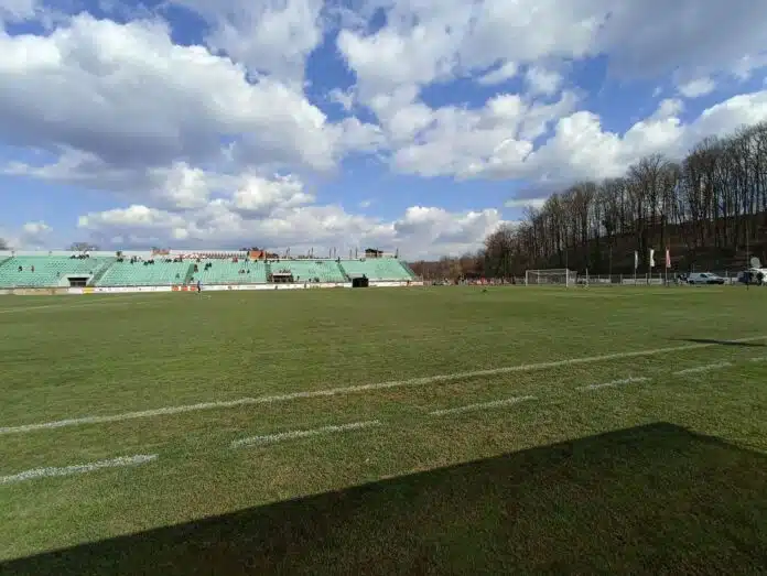 Pogledajte Kako Izgleda Travnjak Stadiona Banja Ilidza Uoci Duela Zvijezde