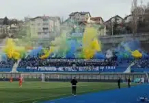 (VIDEO) Pogledajte veliku bakljadu Manijaka sa otvorenja drugog poluvremena Video Pogledajte Veliku Bakljadu Manijaka Sa Otvorenja Drugog Poluvremena