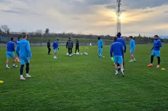 Fudbaleri Zeljeznicara Odradili Posljednji Trening Pred Okrsaj Sa Velezom