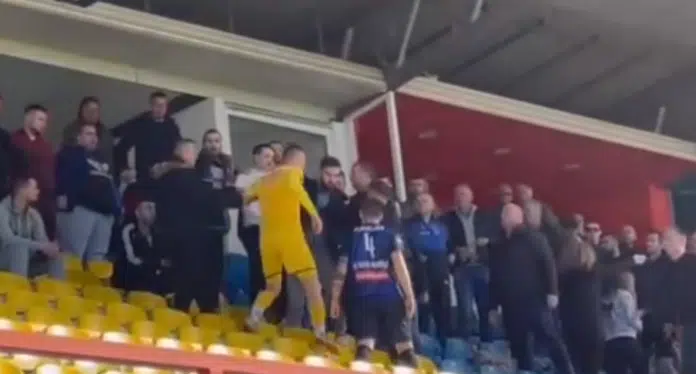 Video Pogledajte Iz Drugog Ugla Sukob Fudbalera Modrice I Navijaca