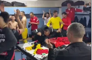 Video Pogledajte Kako Se U Svlacionici Borca Slavila Senzacionalna Pobjeda