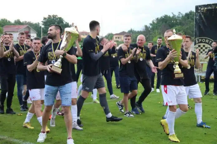 Pogledajte Kako Je Zrinjski Proslavio Duplu Krunu Zajedno Sa