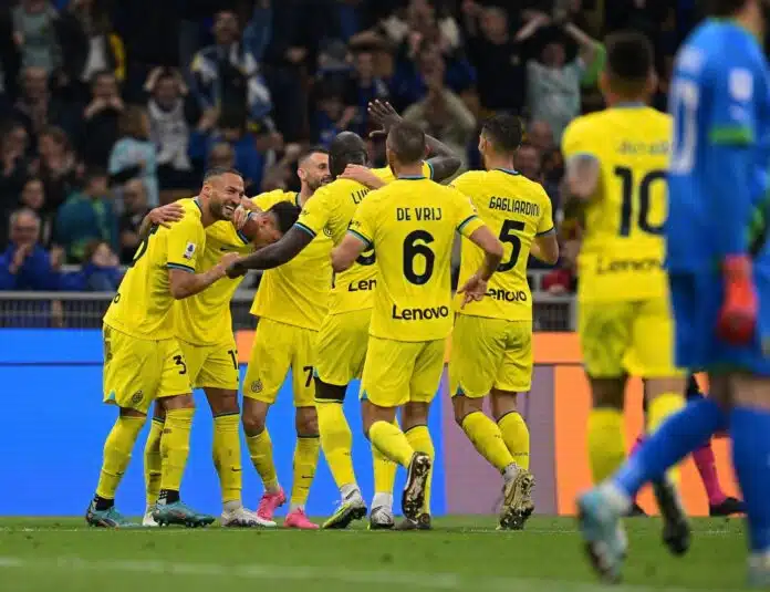 Inter iskoristio kikseve Lacija i Milana, sve bliži Ligi šampiona Inter Iskoristio Kikseve Lacija I Milana Sve Blizi Ligi Sampiona