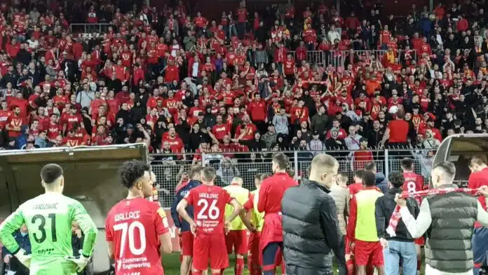 (VIDEO) Kako su navijači Veleža ispratili igrače nakon poraza u Video Kako Su Navijaci Veleza Ispratili Igrace Nakon Poraza U