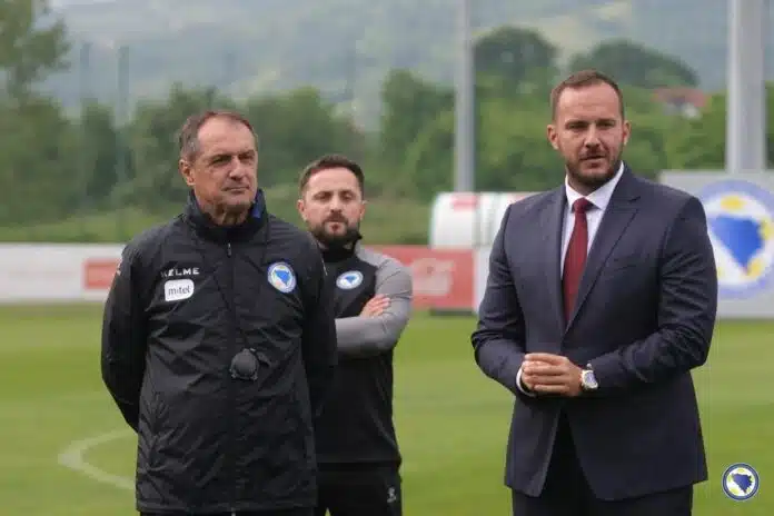 Vico Zeljković posjetio reprezentativce u Zenici: Na zasluženi odmor sa Vico Zeljkovic Posjetio Reprezentativce U Zenici Na Zasluzeni Odmor Sa