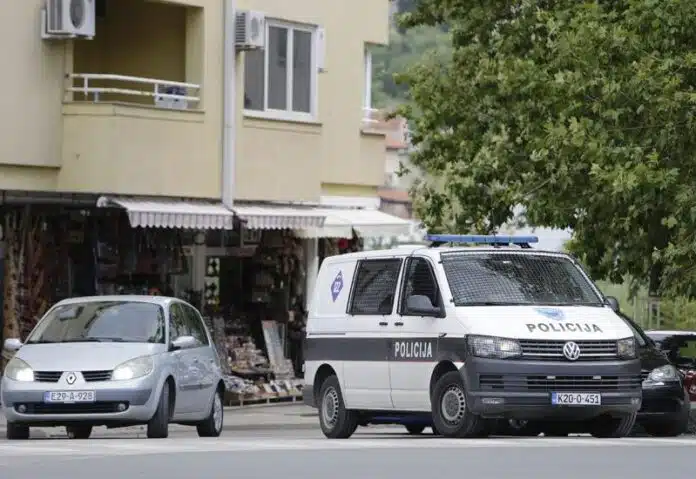 Navijaci Veleza I Zrinjskog Ponovo Se Sukobili U Mostaru