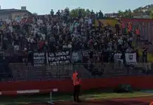(VIDEO) Horde zla sa malim zakašnjenjem stigli na Tušanj, pjesma navijača Sarajeva ne prestaje Video Horde Zla Sa Malim Zakasnjenjem Stigli Na Tusanj Pjesma