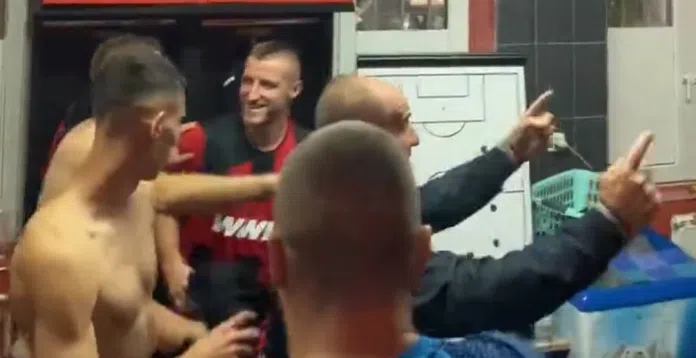 (VIDEO) Predsjednik Slobode napravio ‘show‘ u svlačionici nakon pobjede nad Video Predsjednik Slobode Napravio ‘Show‘ U Svlacionici Nakon Pobjede Nad