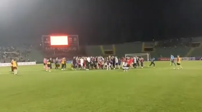 Video Visoke Tenzije Po Zavrsetku Utakmice Pogledajte Koskanje Igraca Dva