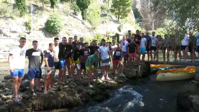 Video Zeleni Teren Zamijenili Bunom Rodeni Na Team Buldingu