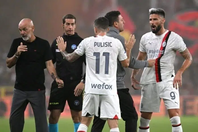 Jedan Igrac Milana Preklinjao Je Da Stane Na Gol Ali