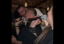 (VIDEO) Savo Milošević poznatom pjesmom bh. pjevača zapalio atmosferu u beogradskom restoranu Video Savo Milosevic Poznatom Pjesmom Bh Pjevaca Zapalio Atmosferu U