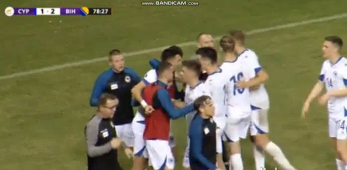 (VIDEO) Teško je reći koji gol je ljepši: Pogledajte majstorije Video Tesko Je Reci Koji Gol Je Ljepsi Pogledajte Majstorije