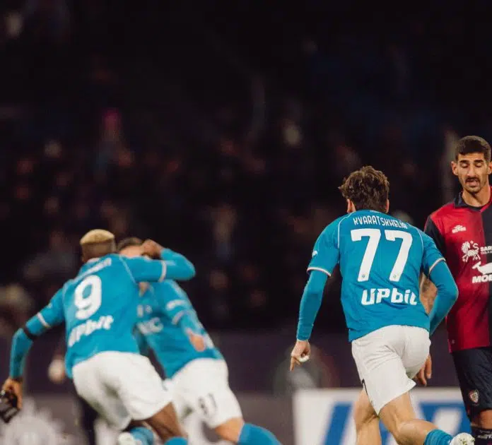 Napoli slavio posle rolerkostera za šest minuta, glavne vedete pogađale Napoli Slavio Posle Rolerkostera Za Sest Minuta Glavne Vedete Pogadale