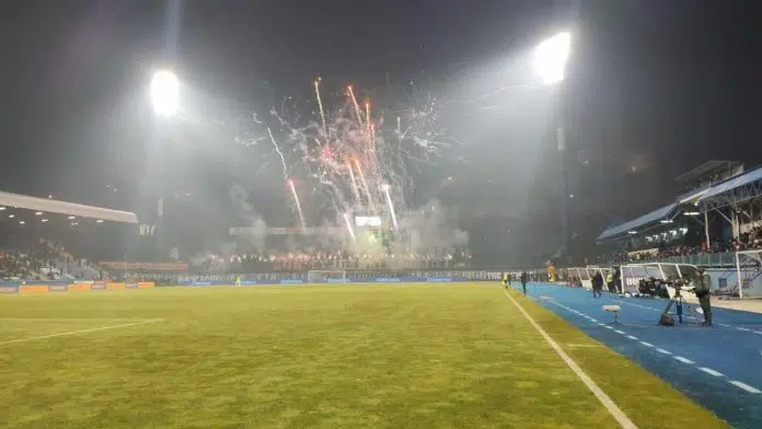 Video Magican Pyro Show Na Grbavici Manijaci Priredili Nezapamcen Spektakl