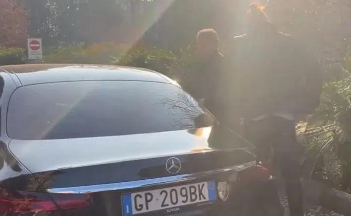 Prekaljeni balkanski napadač u crnom Mercedesu stigao na lekarskii, čeka Prekaljeni Balkanski Napadac U Crnom Mercedesu Stigao Na Lekarskii Ceka