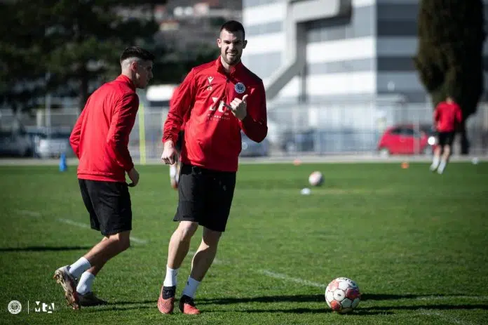 Fudbaleri Zrinjskog Se Vratili Na Trening A Stigla Je