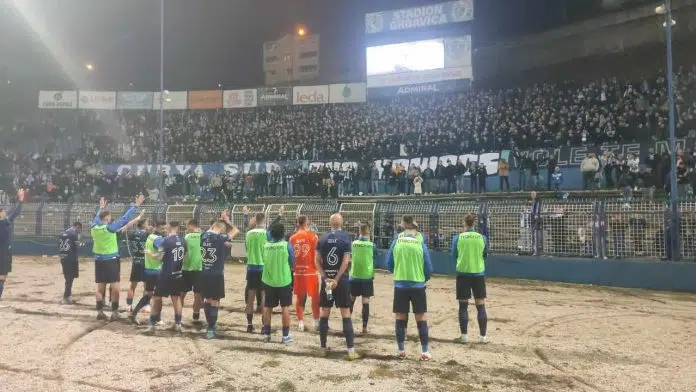 Video Fudbaleri Zeljeznicara Pred Jugom Na Kraju Utakmice Manijaci Ih