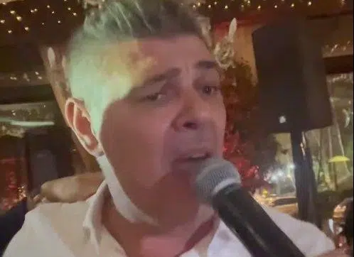 Video Milosevic Nakon Ispadanja Od Ukrajine Uzeo Mikrofon U Ruke