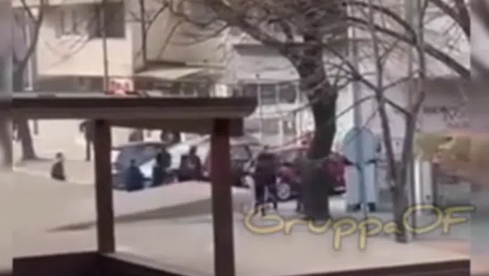 (VIDEO) Pogledajte novi snimak napada Ultrasa na srednju školu u Video Pogledajte Novi Snimak Napada Ultrasa Na Srednju Skolu U